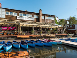 Zur Gondel - Bootsvermietung Dornheim, Kaemmererufer 25 in Hamburg