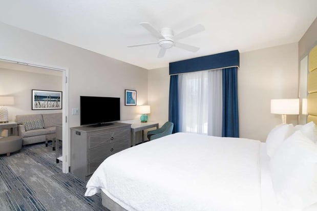 Images Hampton Inn & Suites Amelia Island-Historic Harbor Front