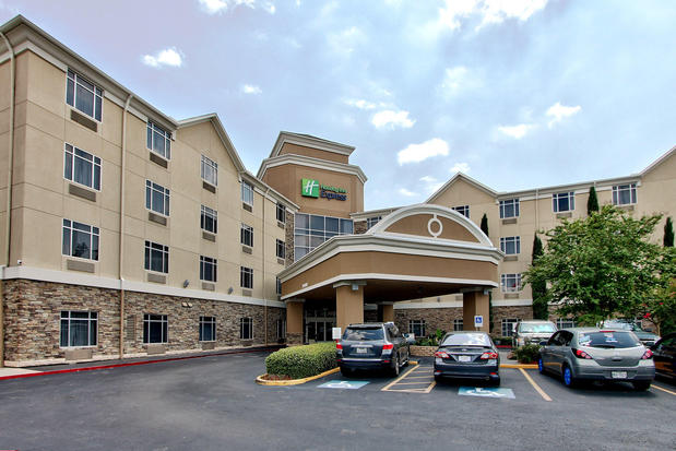 Images Holiday Inn Express & Suites Houston-Dwtn Conv Ctr by IHG