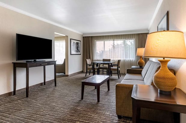 Images Best Western Plus Garden Court Inn