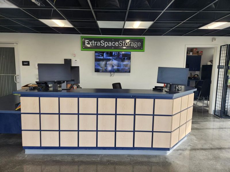 Extra Space Storage Image