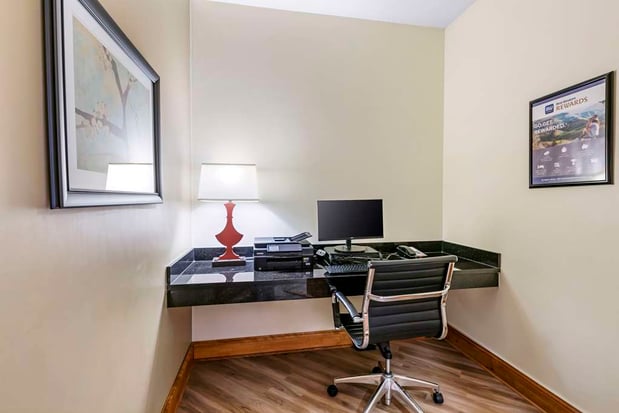 Images Best Western Plus Dutch Haus Inn and Suites