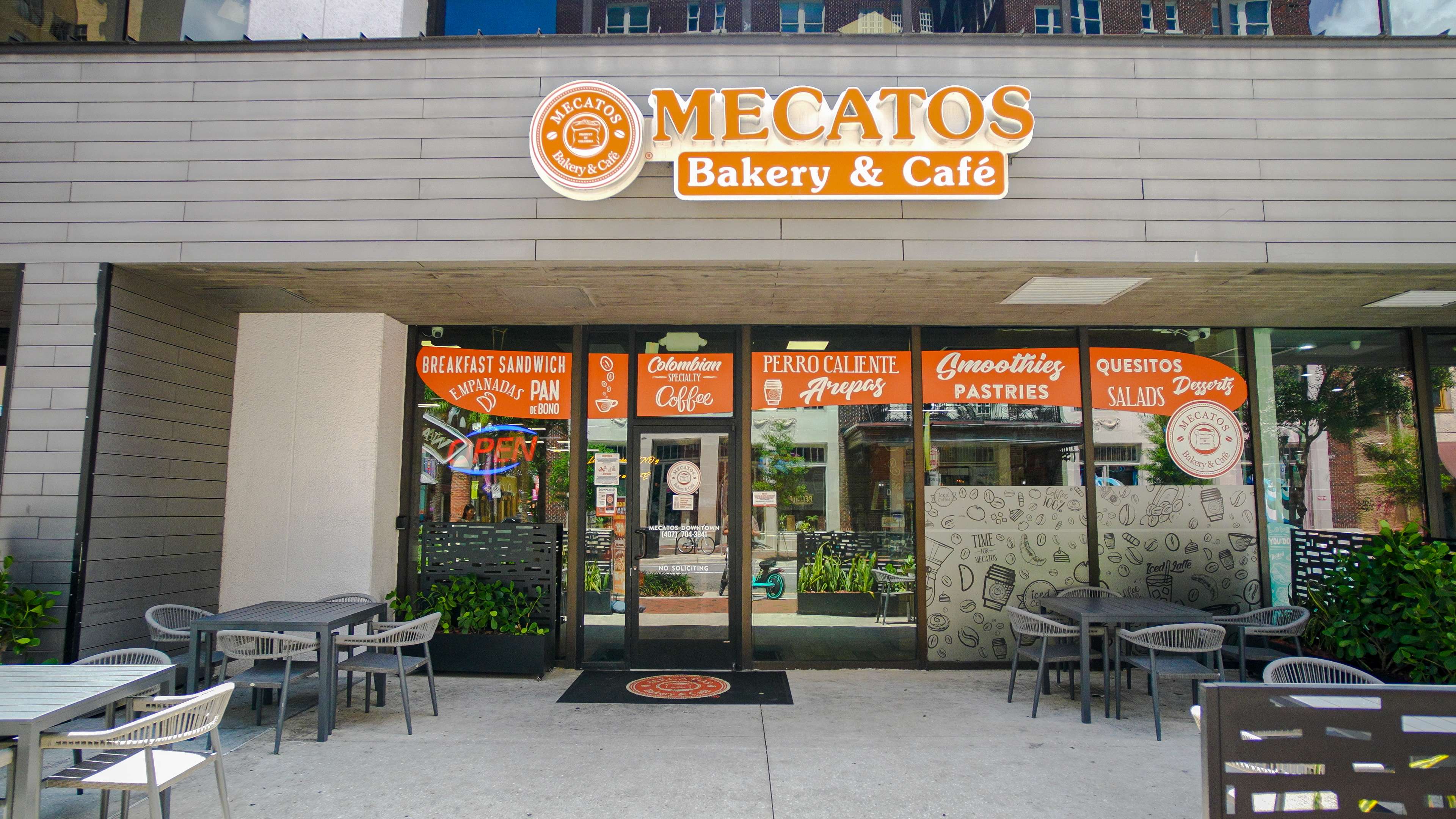 Outdoor Seating Mecatoscafe Downtown 