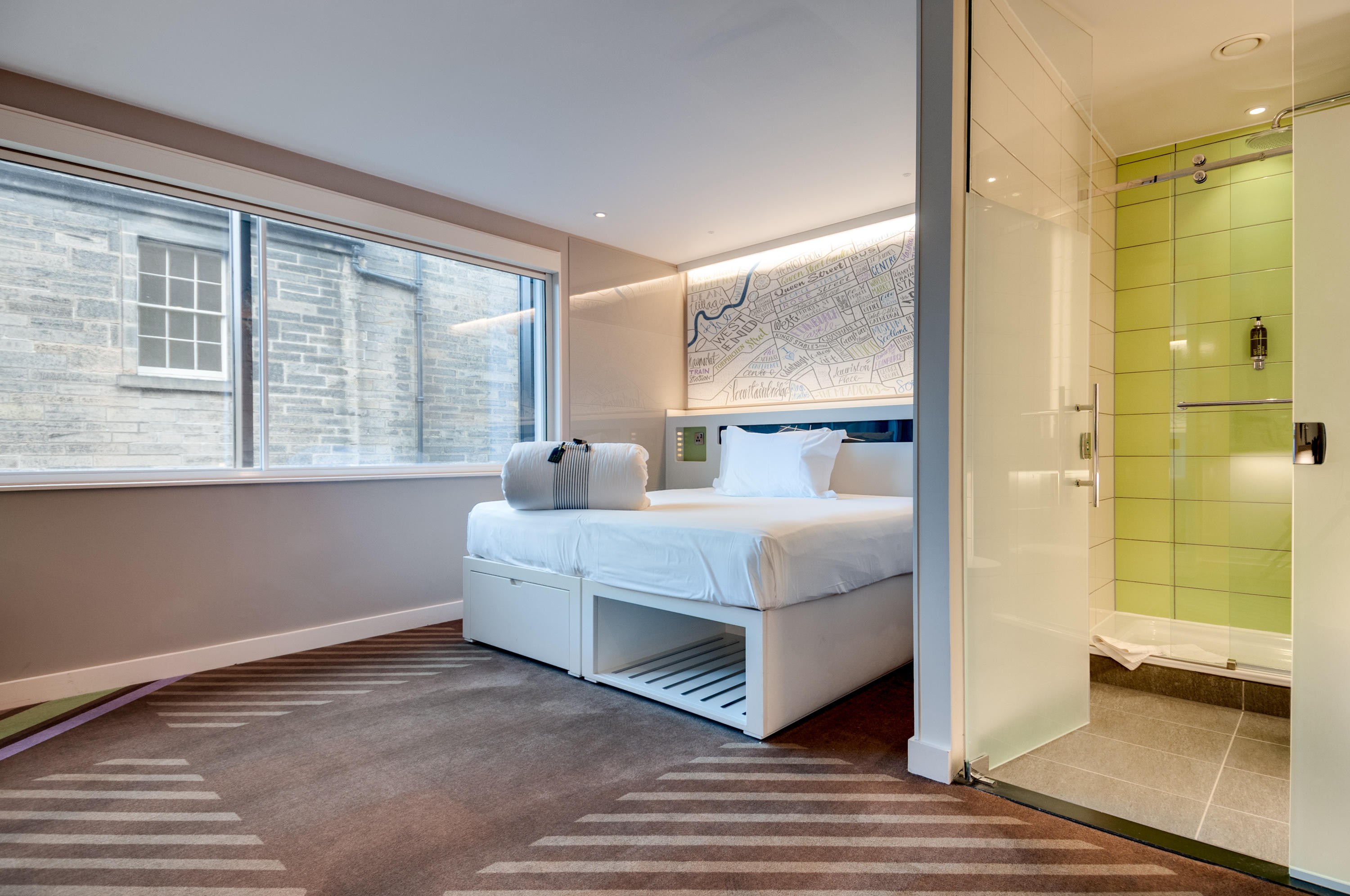 Images hub by Premier Inn London Tower Bridge hotel