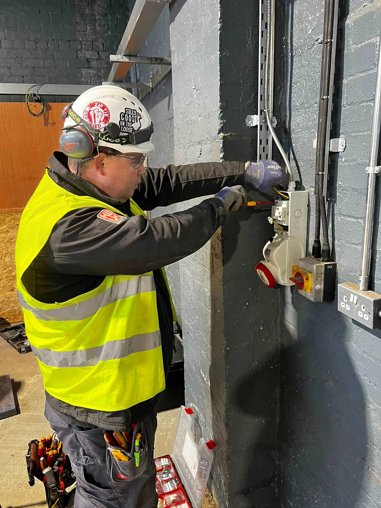 Images HW UK Services Ltd