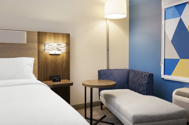 Images Holiday Inn Express & Suites Manchester-Airport by IHG