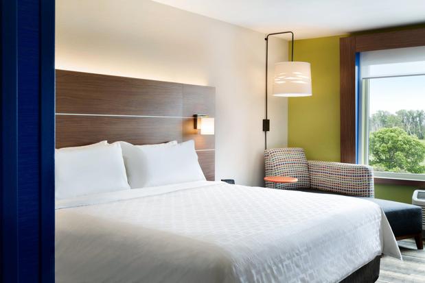 Images Holiday Inn Express Atlanta Airport-College Park by IHG