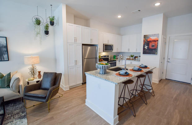Images The Ivy at Ariston