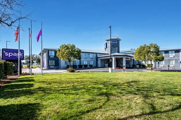 Images Spark by Hilton Williams