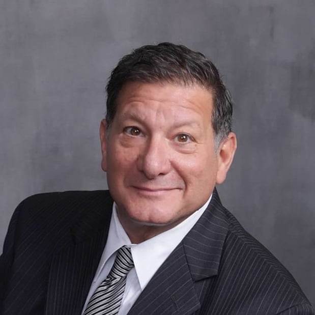 Images Scott Weiser - Mutual of Omaha