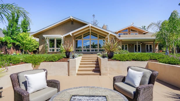 Images Coldwell Banker Realty: Michelle Wilson, Realtor
