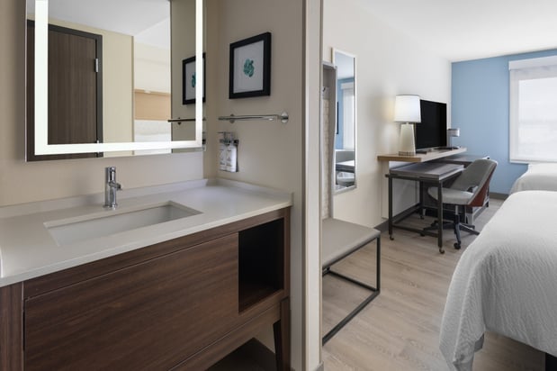 Images Holiday Inn & Suites Richmond - West End by IHG