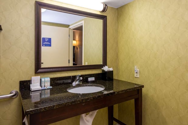 Images Hampton Inn Winston-Salem Hanes Mall