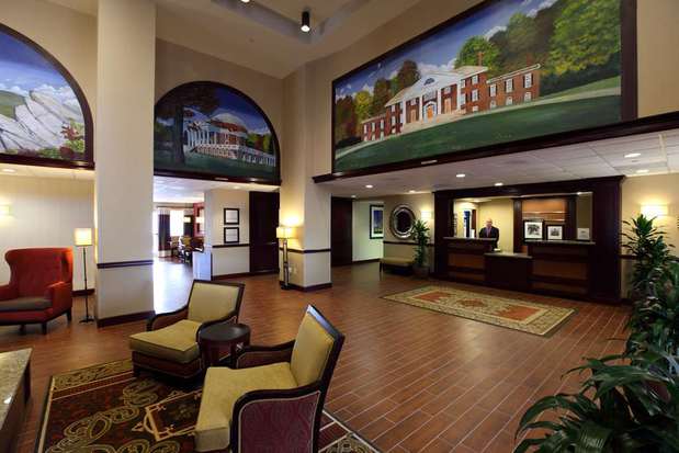 Images Hampton Inn & Suites Charlottesville-At The University