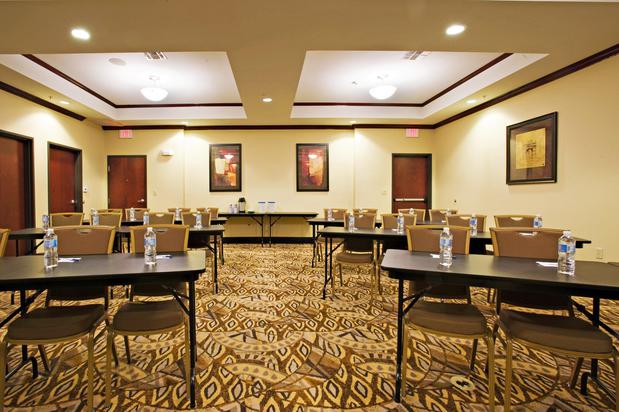 Images Holiday Inn Express & Suites Snyder, an IHG Hotel
