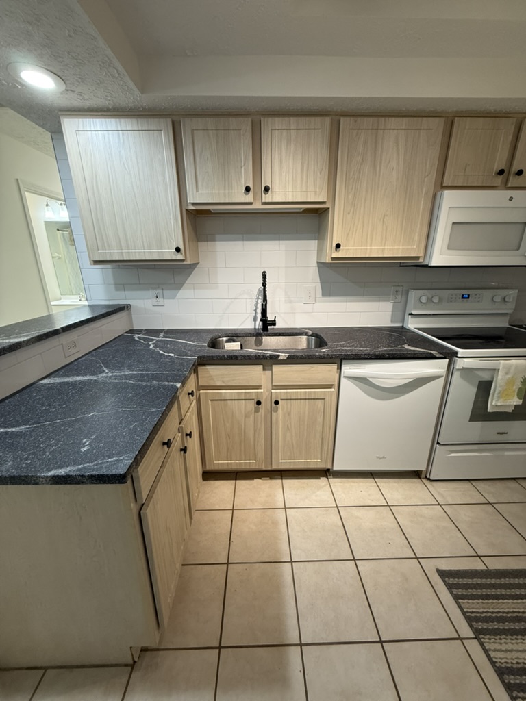 Seeker Construction Image