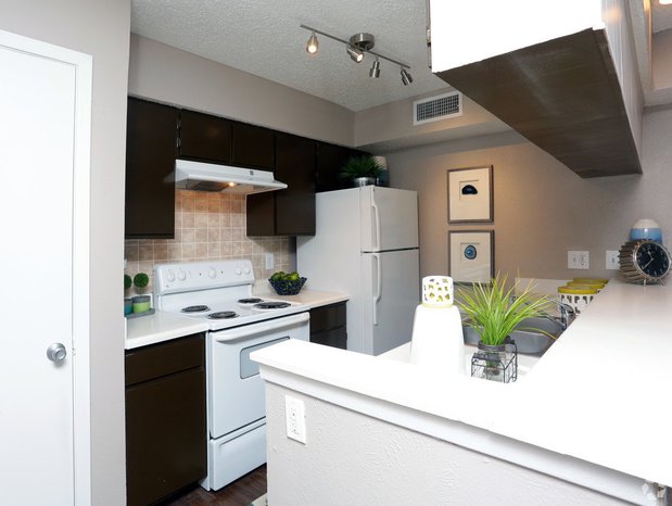 Images Custer Park Apartments