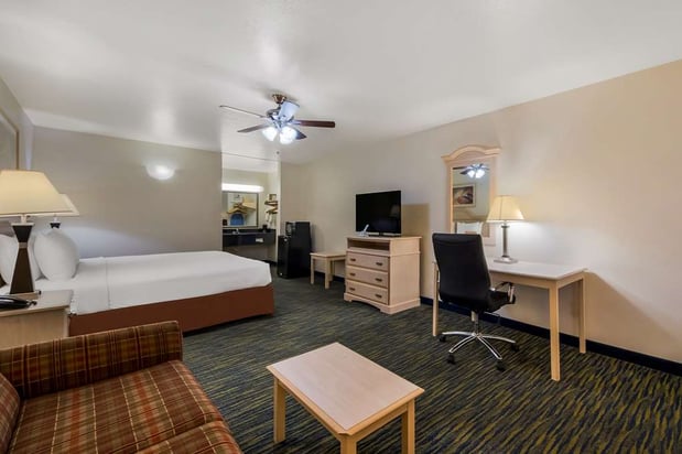 Images SureStay by Best Western Falfurrias