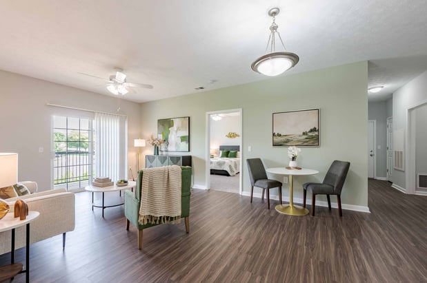 Images Blankenbaker Crossings Apartment Homes