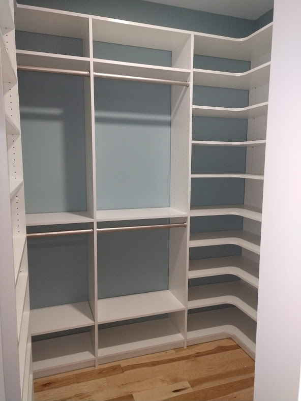 Custom walk in closet in Spring Mills for a new construction home