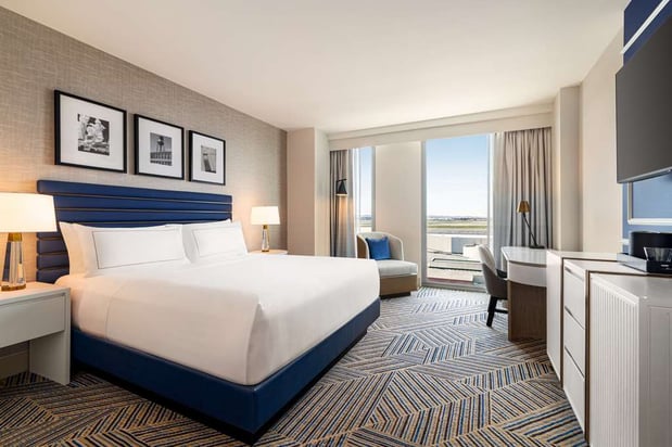 Images Hilton BNA Nashville Airport Terminal