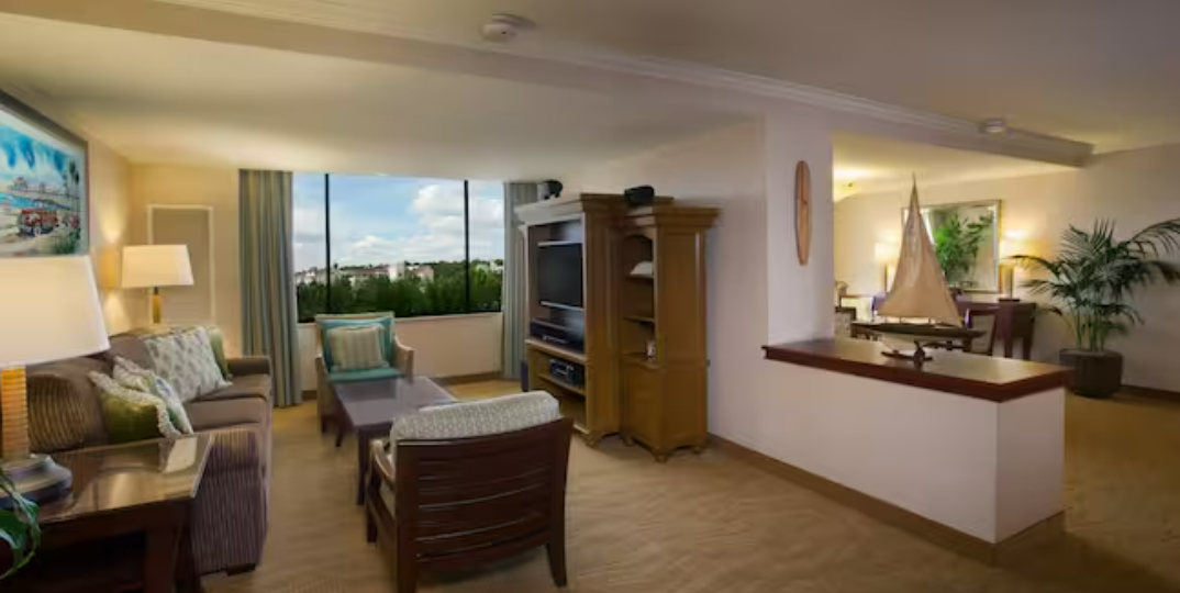 Disney's Paradise Pier Hotel Huntington Signature Suites 1-2 Bedroom Seating Area