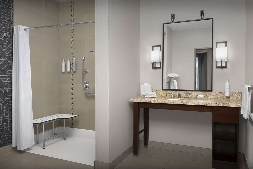 Guest room bath