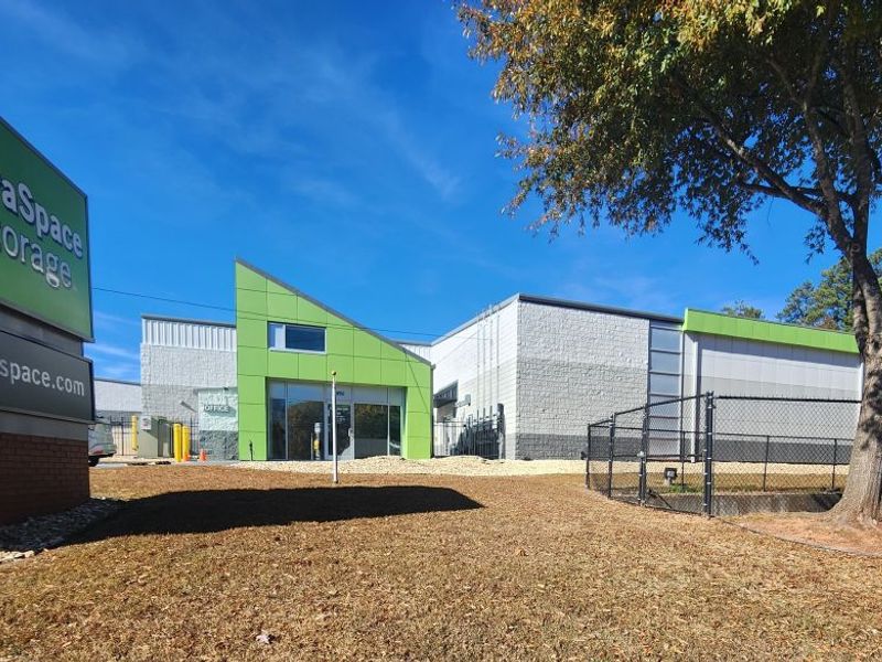 Images Extra Space Storage