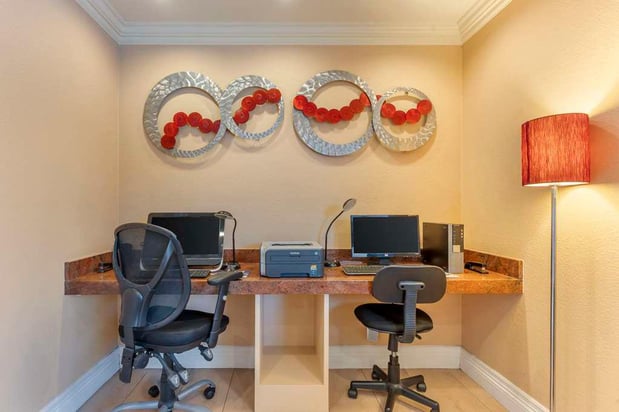 Images Best Western Plus Airport Plaza