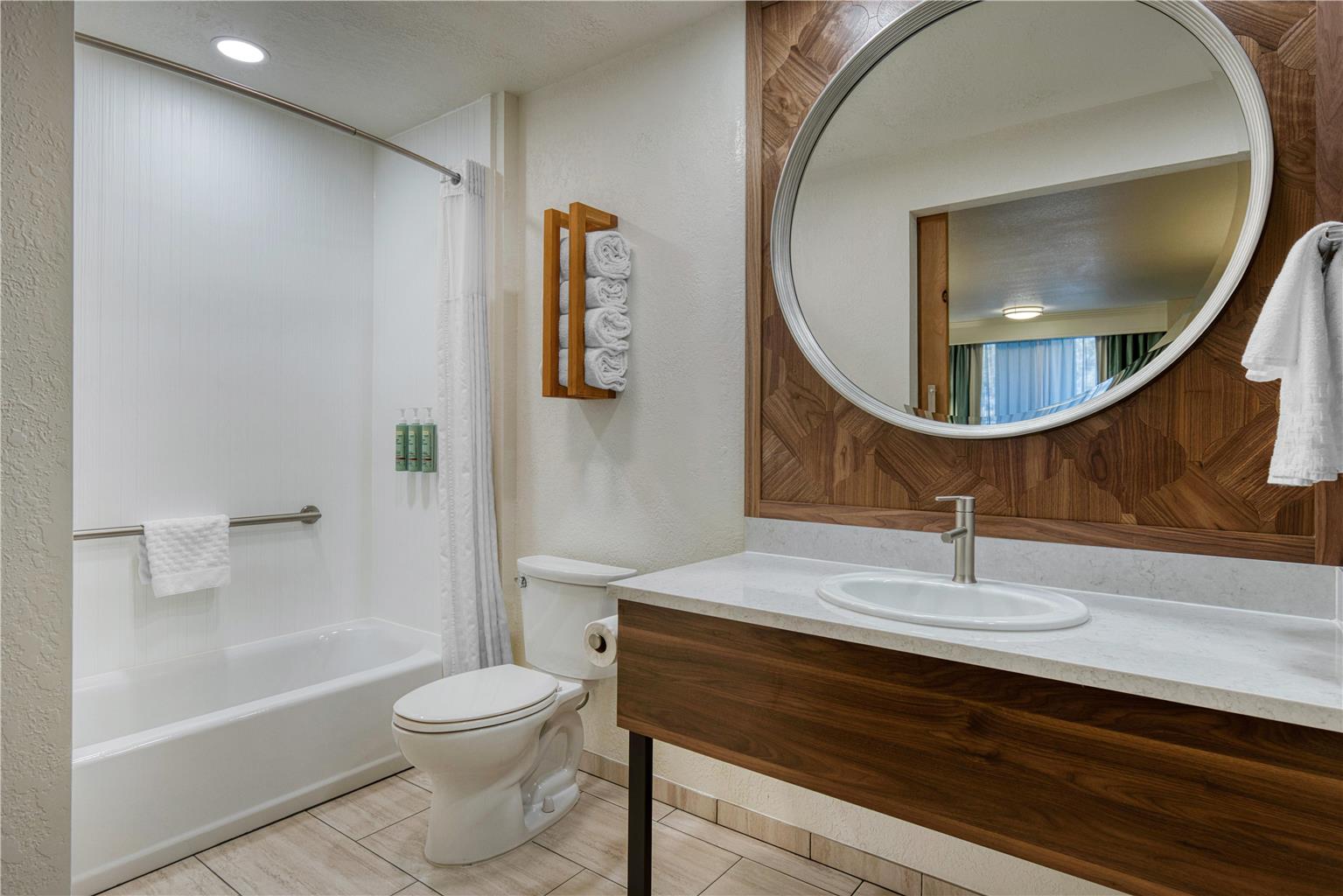 Double Queen Guest Bathroom