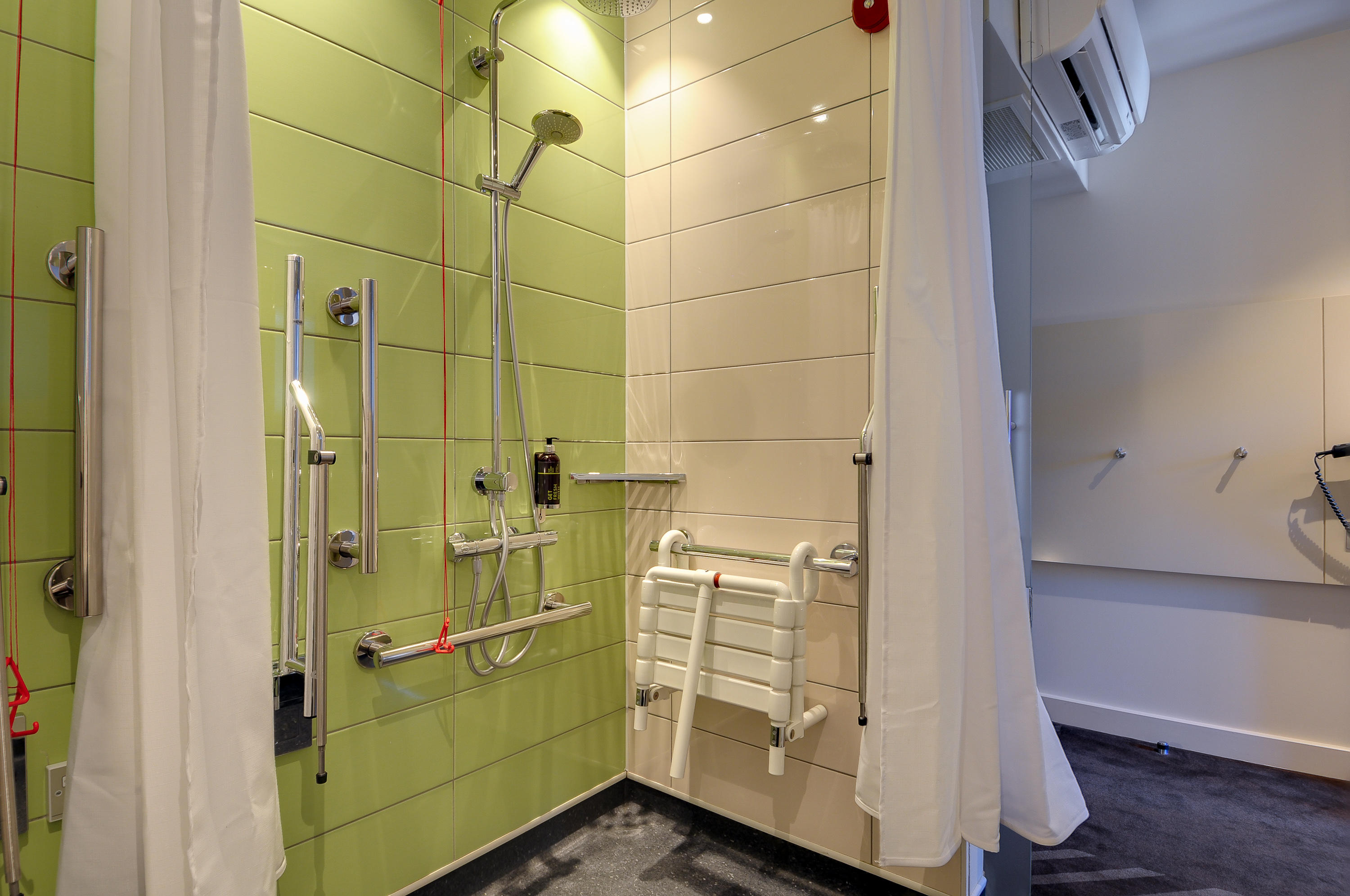 hub by Premier Inn accessible wetroom hub by Premier Inn London Covent Garden hotel London 03333 213104