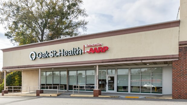 Images Oak Street Health Riverdale Primary Care Clinic