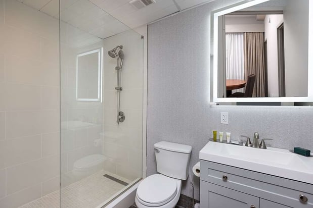 Images Inn at The Colonnade Baltimore - a DoubleTree by Hilton Hotel