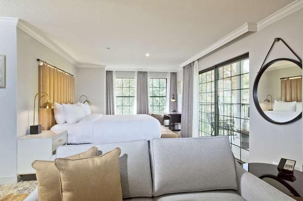 Images The Inn at Saratoga, Tapestry Collection by Hilton
