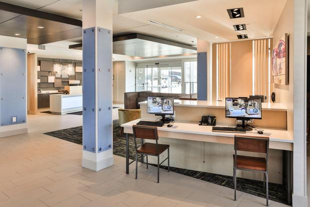 Images Holiday Inn Express & Suites Nashville Metrocenter Downtown by IHG