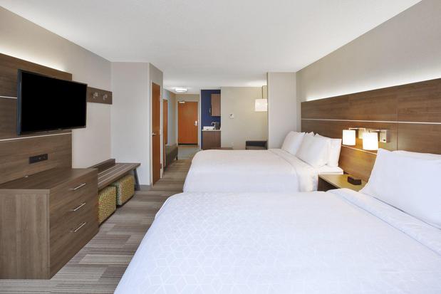 Images Holiday Inn Express & Suites Auburn Hills, an IHG Hotel