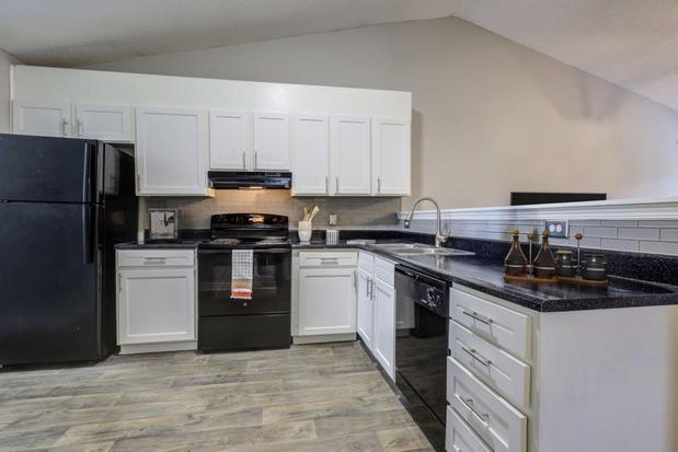 Images Waters Edge Apartment Homes