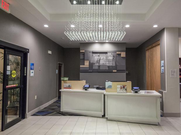 Images Holiday Inn Express & Suites Houston-Alvin, an IHG Hotel