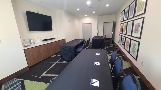 Images Holiday Inn Express & Suites San Antonio NW Near Seaworld by IHG