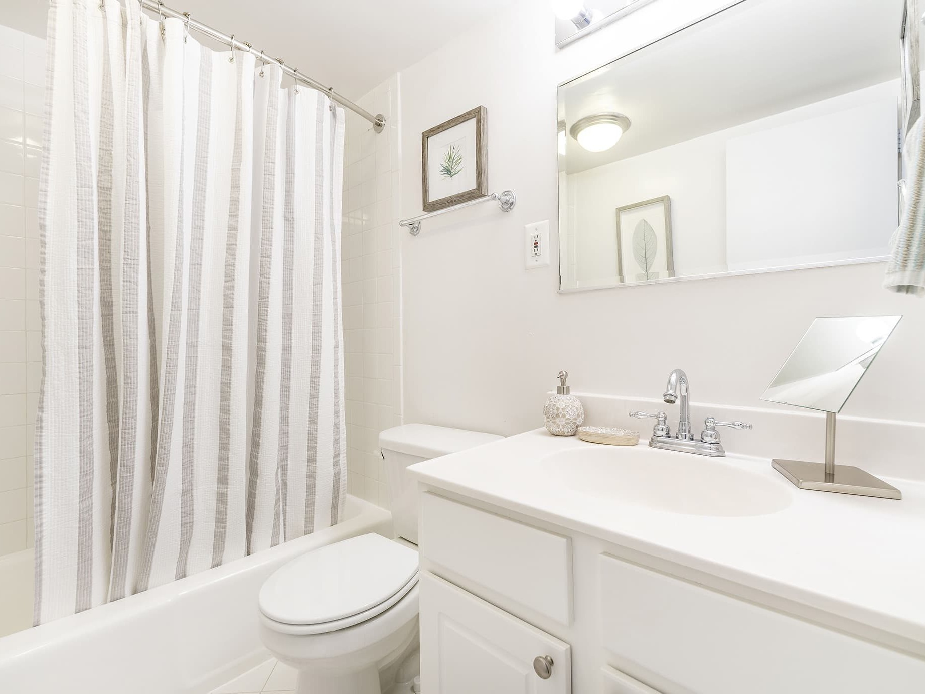 The Highlands of Chevy Chase | Bathroom