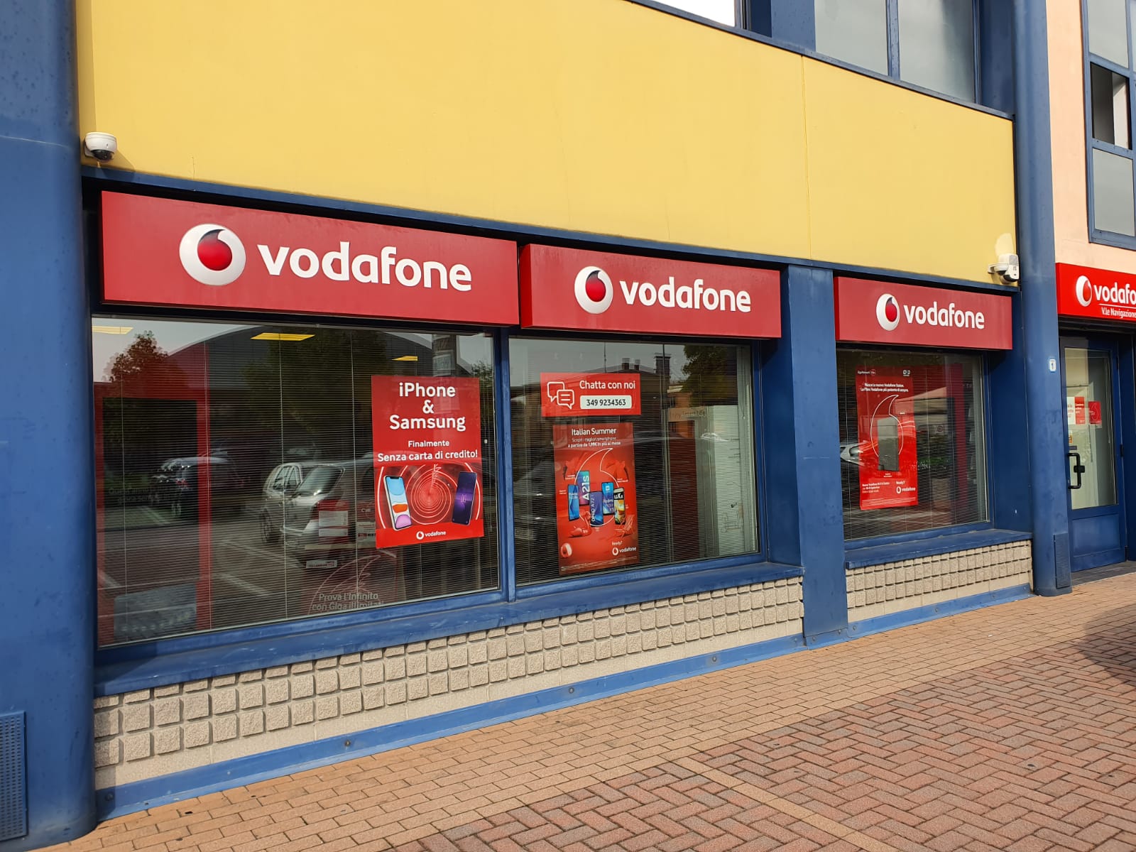 Images Vodafone Store | V.le Navigazione Interna