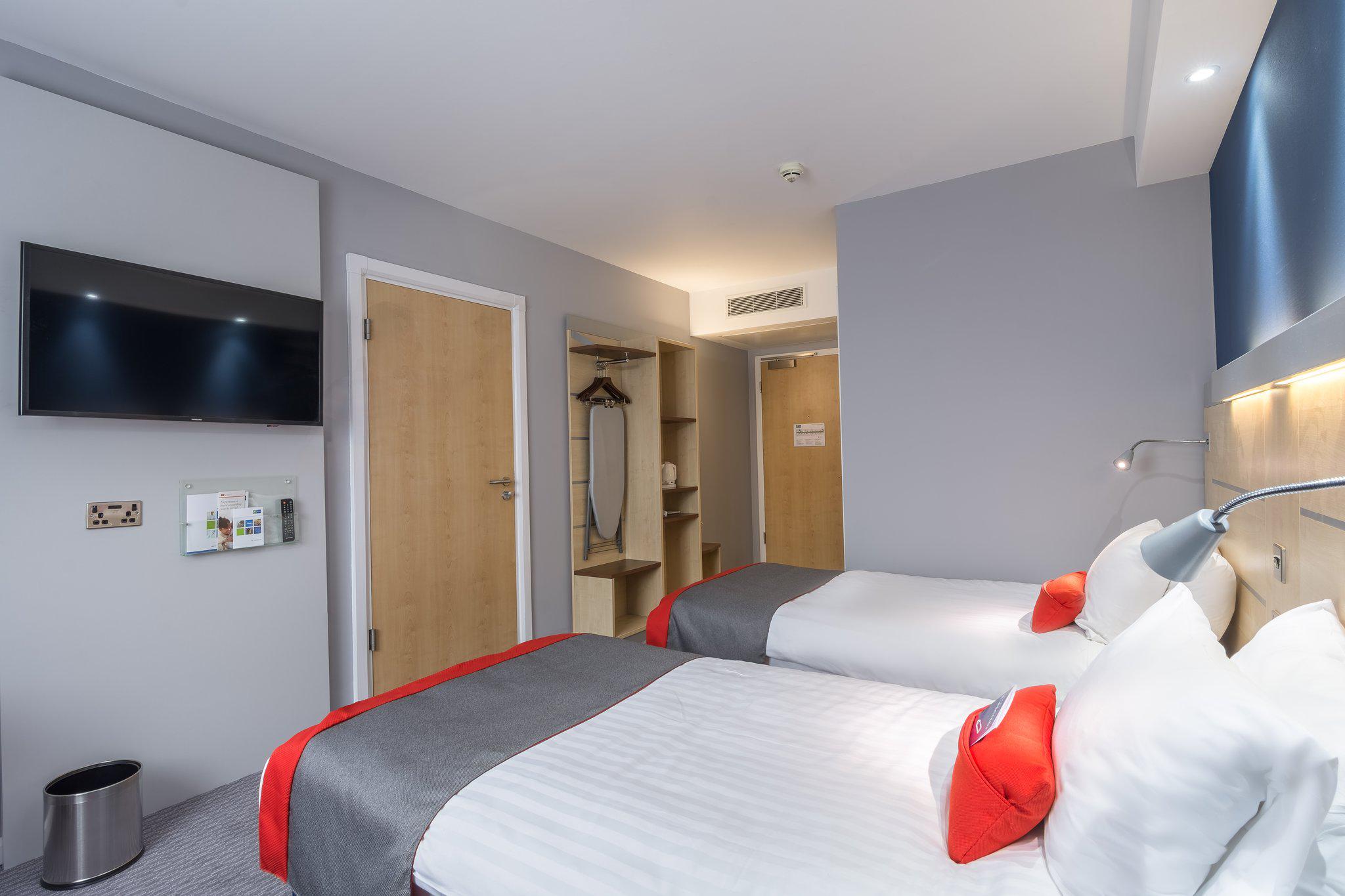 Images Holiday Inn Express Kettering, an IHG Hotel