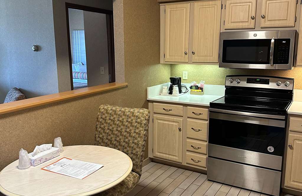 Barnum & Bailey Suite
