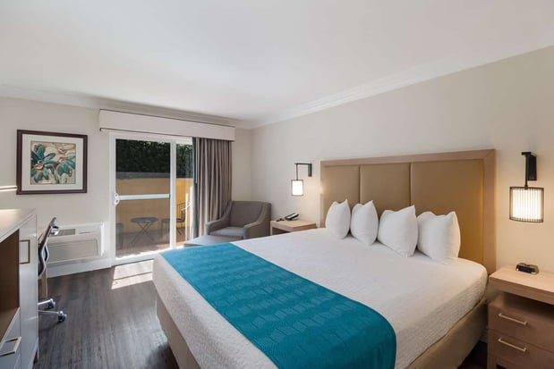 Images Best Western Woodland Hills Inn