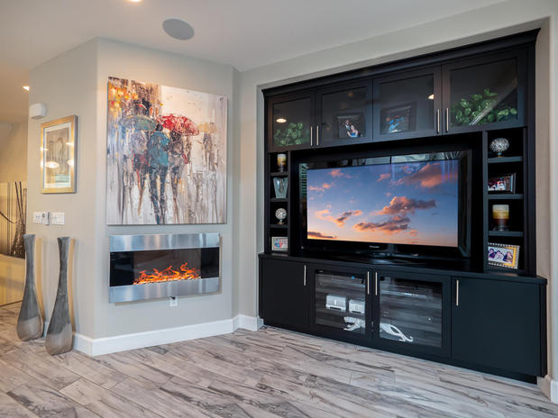 Images Jacqueline Brown - Realm Real Estate Group