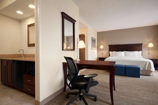Images Hampton Inn & Suites Washington-Dulles International Airport