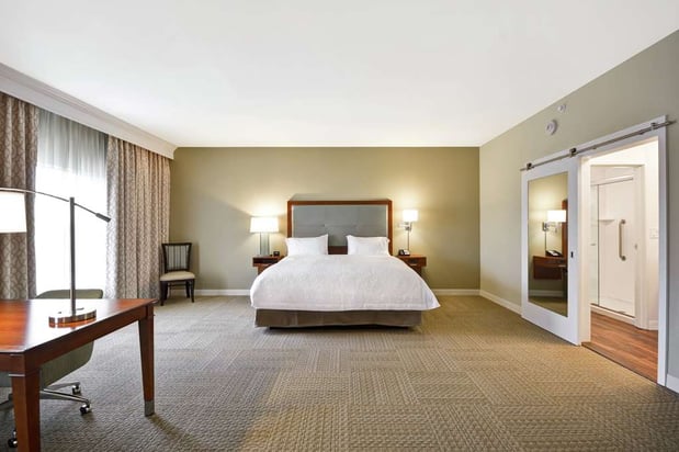 Images Hampton Inn & Suites Charleston Airport