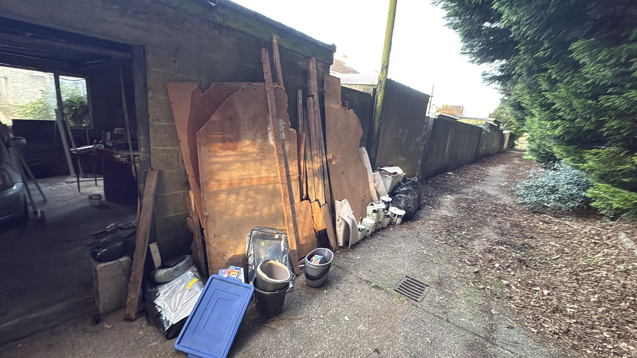 Residential Rubbish Removal, Commercial Waste Removal, Garden Waste Clearance, Construction & Renovation Waste Removal, Attic, Garage & Shed Clearance, Tree Removal & Green Waste Recycling