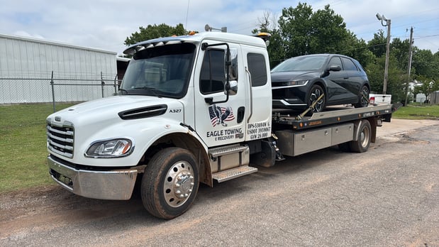 Images Eagle Towing & Recovery
