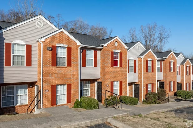 Images Greens of Concord Apartments